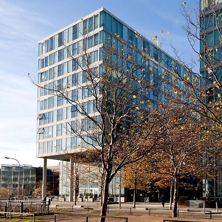 2 Bedroom 2 Bathroom Apartment In Central Milton Keynes With Free Parking And Smart Tv - Contractors, Relocation, Business Travellers 外观 照片