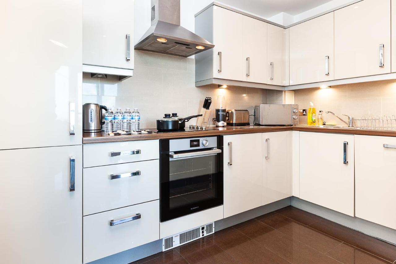 2 Bedroom 2 Bathroom Apartment In Central Milton Keynes With Free Parking And Smart Tv - Contractors, Relocation, Business Travellers 外观 照片