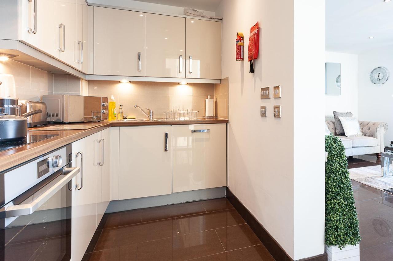 2 Bedroom 2 Bathroom Apartment In Central Milton Keynes With Free Parking And Smart Tv - Contractors, Relocation, Business Travellers 外观 照片