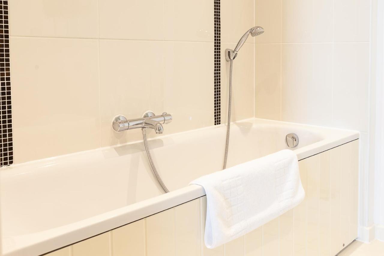 2 Bedroom 2 Bathroom Apartment In Central Milton Keynes With Free Parking And Smart Tv - Contractors, Relocation, Business Travellers 外观 照片